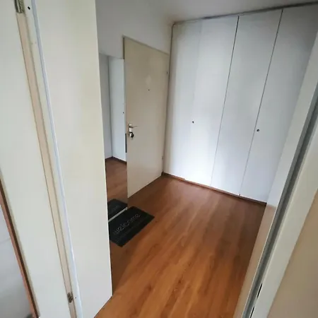 Lägenhet 2 In Metro Location *