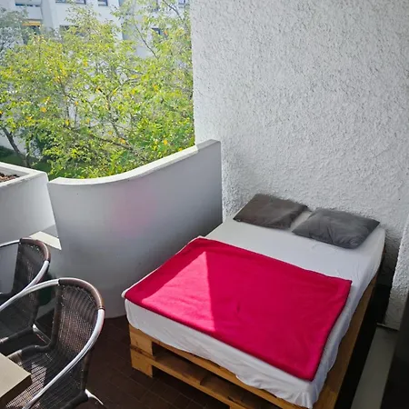 2 In Metro Location Апартаменты